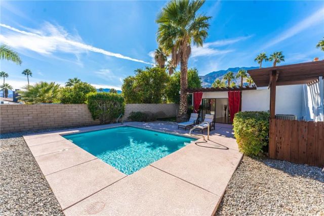 1123 E El Cid, Palm Springs, CA 92262