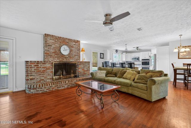 4242 HILLWOOD Road, Jacksonville, FL 32223