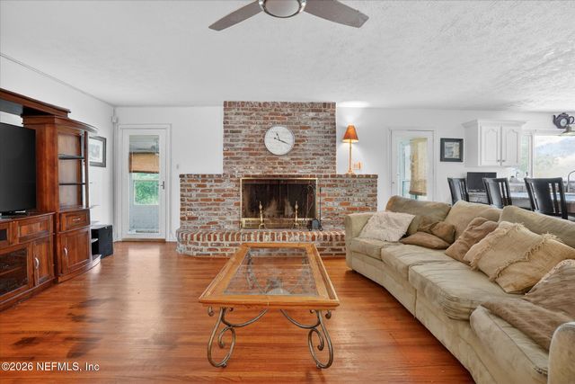 4242 HILLWOOD Road, Jacksonville, FL 32223