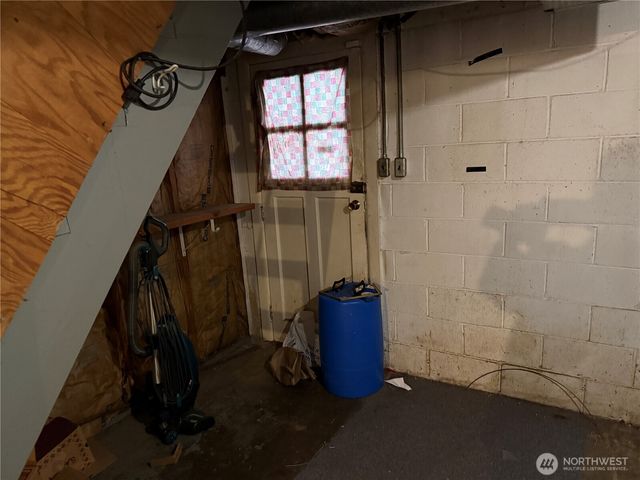 1940 4th Street, Bremerton, WA 98337
