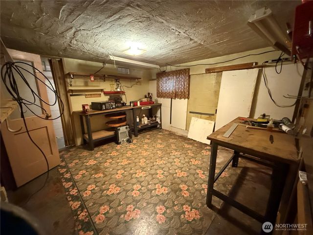 1940 4th Street, Bremerton, WA 98337