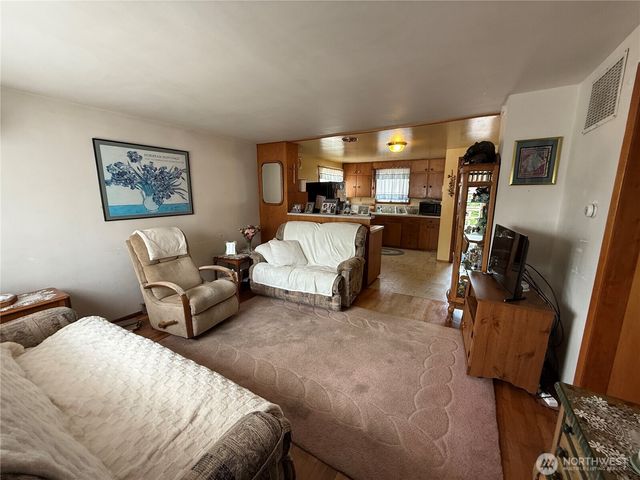 1940 4th Street, Bremerton, WA 98337