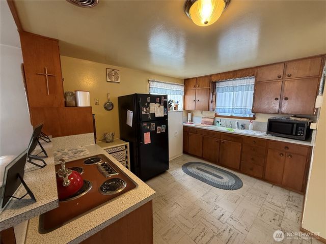 1940 4th Street, Bremerton, WA 98337