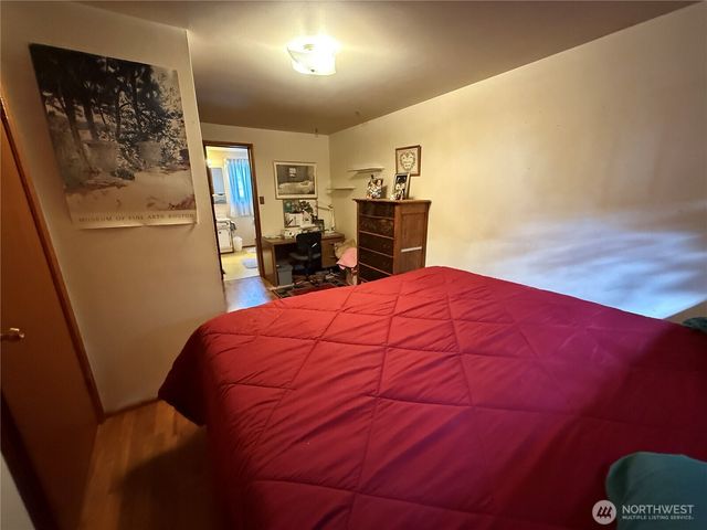 1940 4th Street, Bremerton, WA 98337