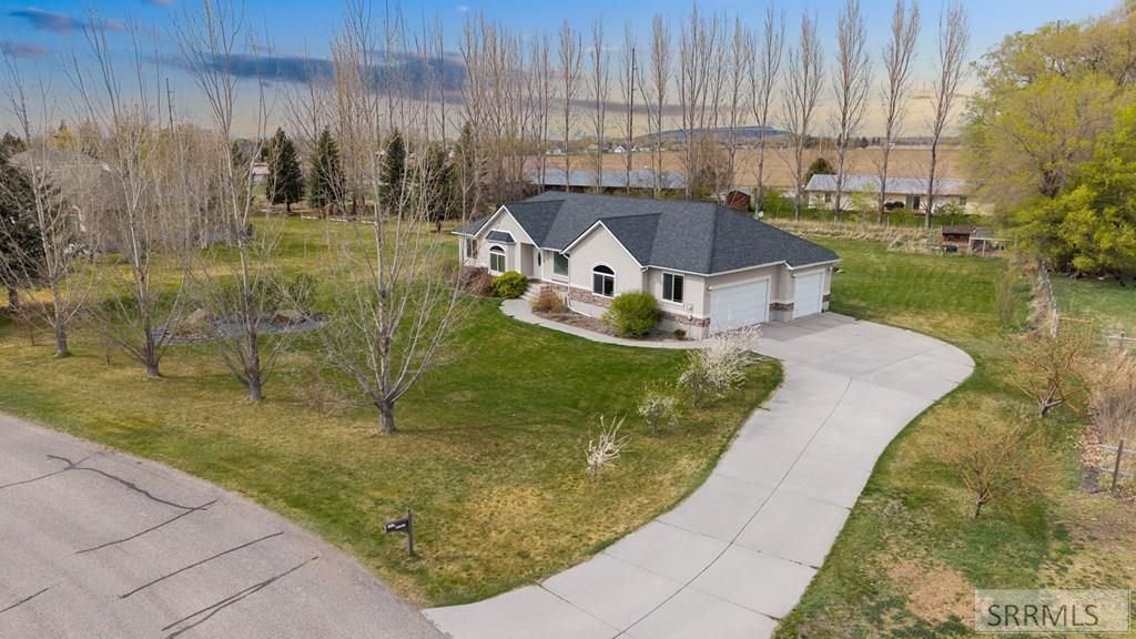 Image 2 of property listing at 3865 E 390 N, Rigby, ID 83442