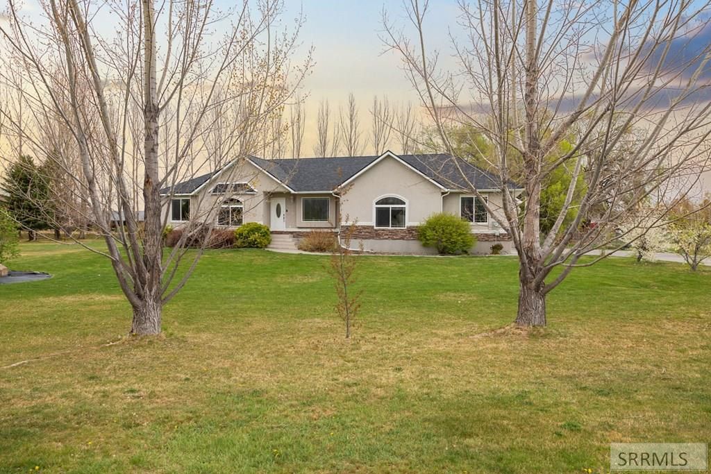 Image 3 of property listing at 3865 E 390 N, Rigby, ID 83442