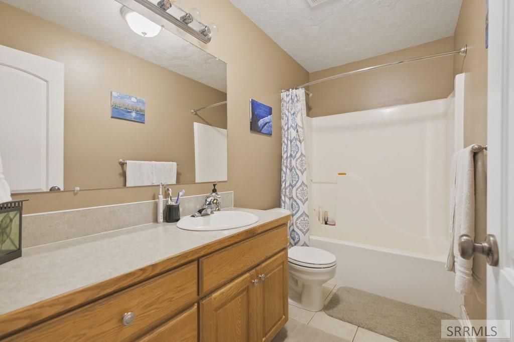 Image 33 of property listing at 3865 E 390 N, Rigby, ID 83442