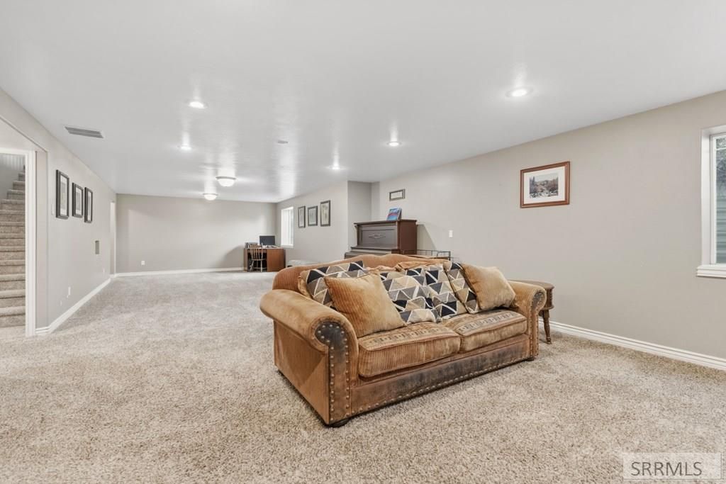 Image 37 of property listing at 3865 E 390 N, Rigby, ID 83442