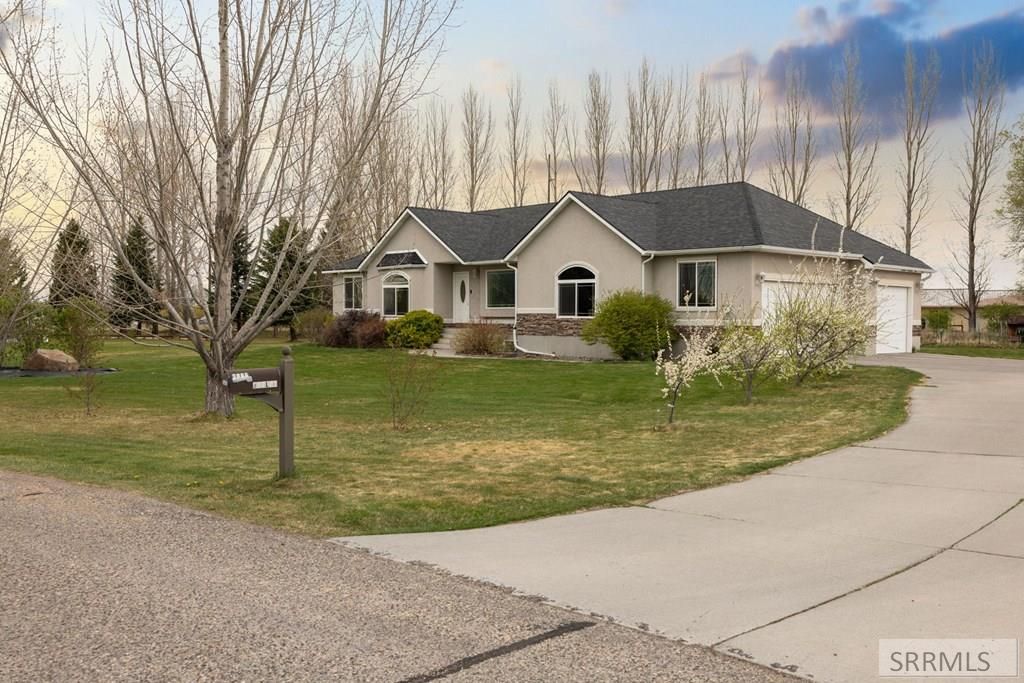 Image 4 of property listing at 3865 E 390 N, Rigby, ID 83442