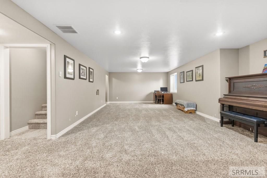 Image 43 of property listing at 3865 E 390 N, Rigby, ID 83442