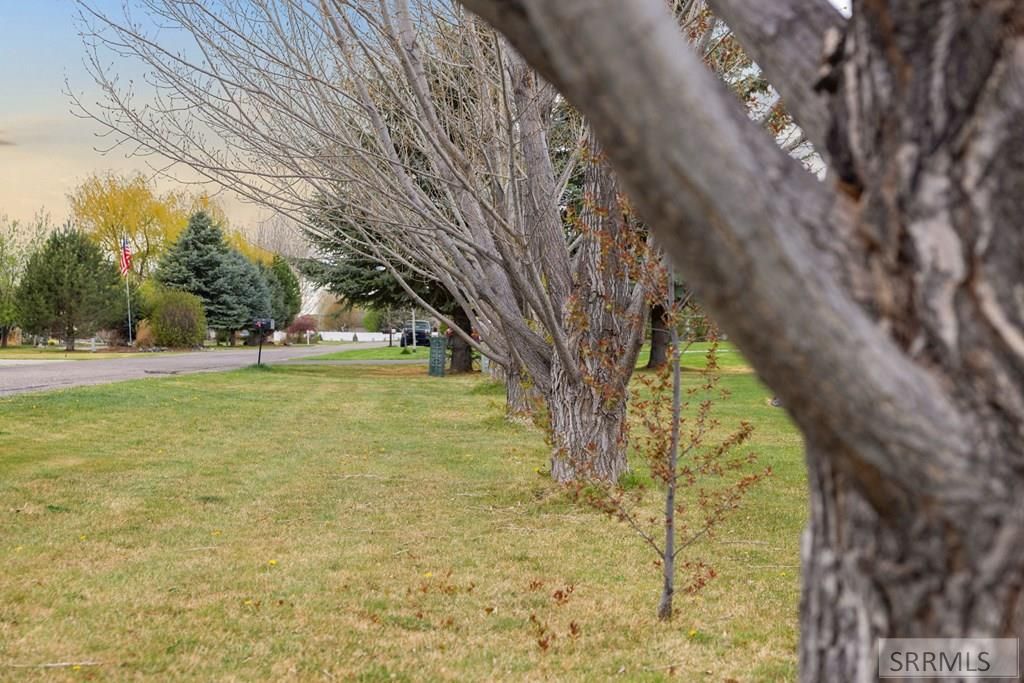 Image 5 of property listing at 3865 E 390 N, Rigby, ID 83442
