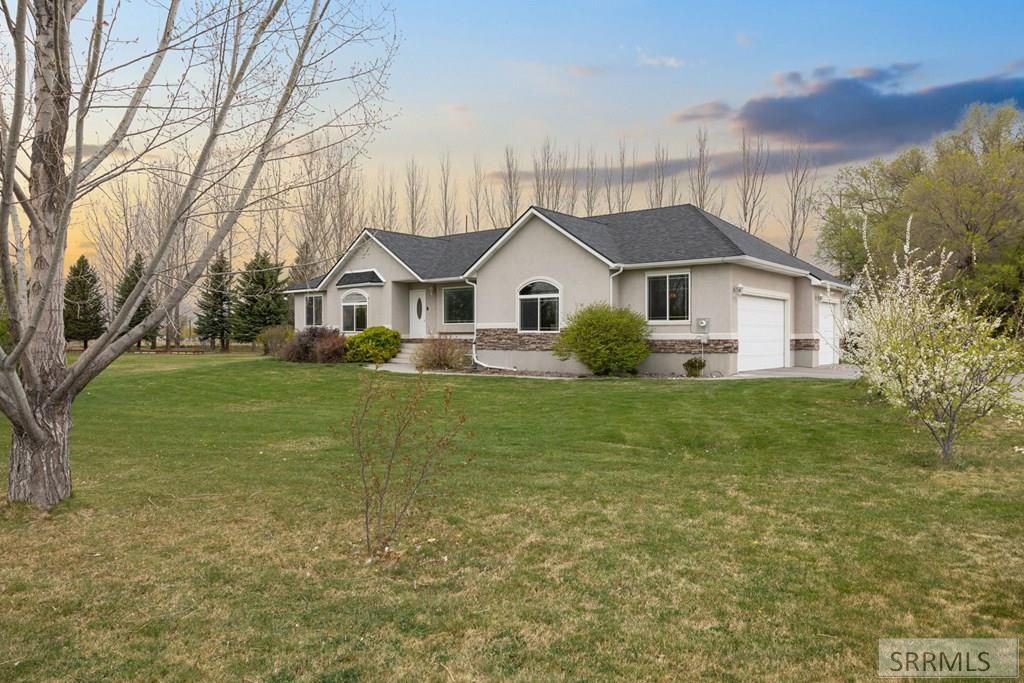 Image 6 of property listing at 3865 E 390 N, Rigby, ID 83442