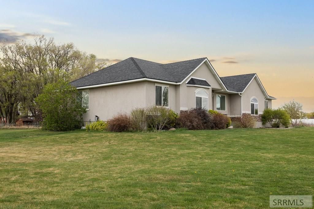 Image 7 of property listing at 3865 E 390 N, Rigby, ID 83442