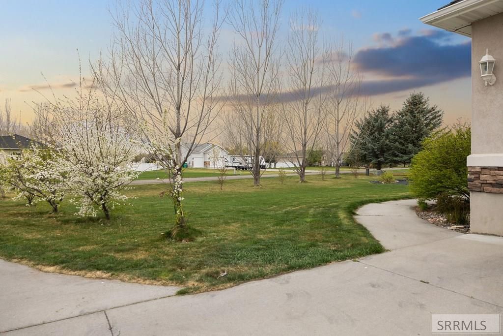 Image 9 of property listing at 3865 E 390 N, Rigby, ID 83442