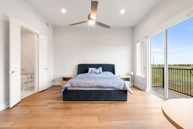 381 E Greenbriar Lane 1603, Dallas, TX 75203