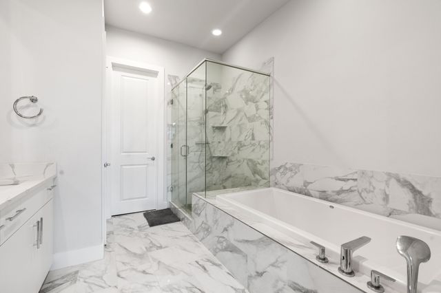 381 E Greenbriar Lane 1603, Dallas, TX 75203