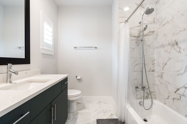 381 E Greenbriar Lane 1603, Dallas, TX 75203