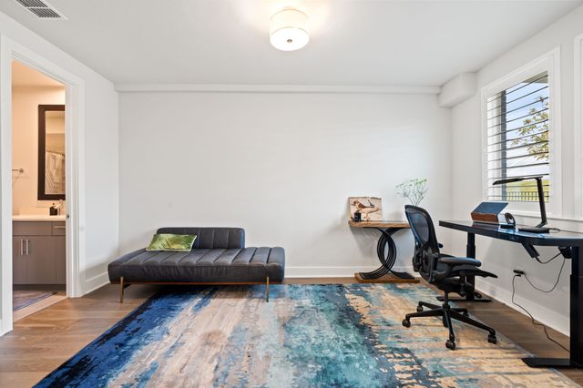 381 E Greenbriar Lane 1603, Dallas, TX 75203