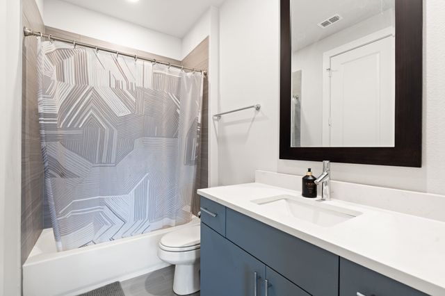 381 E Greenbriar Lane 1603, Dallas, TX 75203