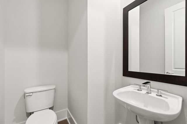 381 E Greenbriar Lane 1603, Dallas, TX 75203