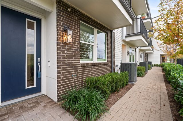 381 E Greenbriar Lane 1603, Dallas, TX 75203