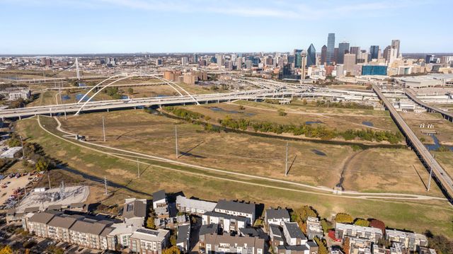 381 E Greenbriar Lane 1603, Dallas, TX 75203