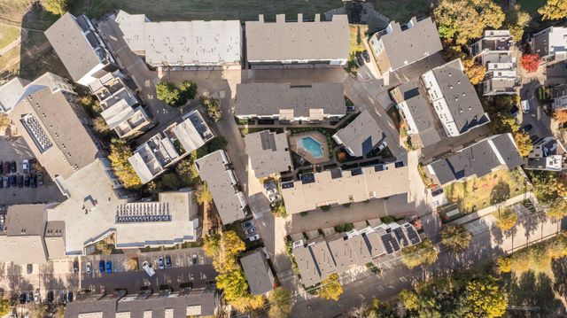 381 E Greenbriar Lane 1603, Dallas, TX 75203