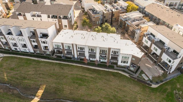 381 E Greenbriar Lane 1603, Dallas, TX 75203