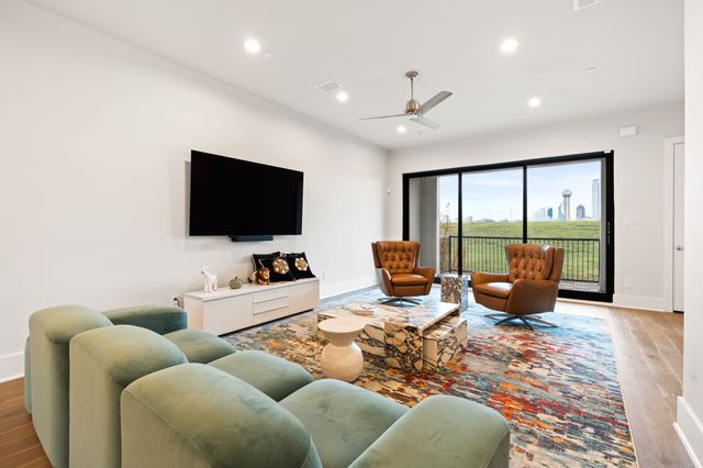 381 E Greenbriar Lane 1603, Dallas, TX 75203