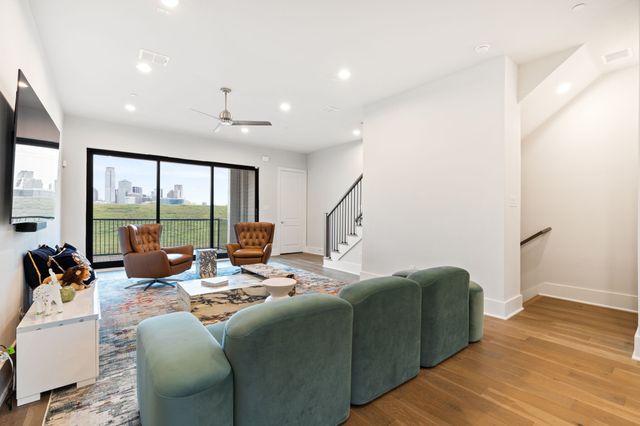 381 E Greenbriar Lane 1603, Dallas, TX 75203