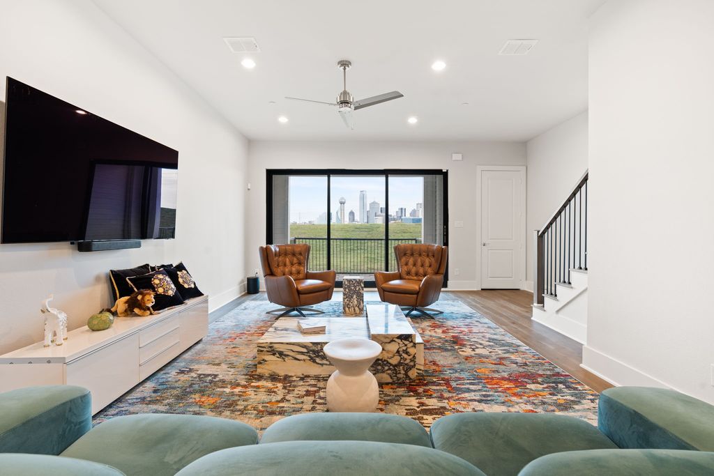 381 E Greenbriar Lane 1603, Dallas, TX 75203