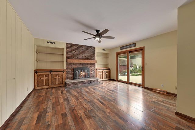 W147N7725 Northpoint DRIVE, Menomonee Falls, WI 53051