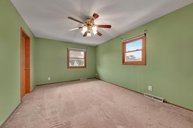 W147N7725 Northpoint DRIVE, Menomonee Falls, WI 53051