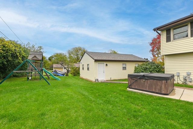 W147N7725 Northpoint DRIVE, Menomonee Falls, WI 53051