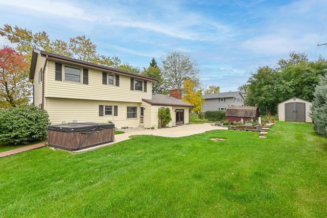 W147N7725 Northpoint DRIVE, Menomonee Falls, WI 53051