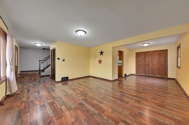 W147N7725 Northpoint DRIVE, Menomonee Falls, WI 53051