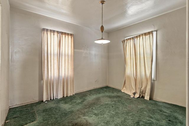 1211 N Airport Way, Stockton, CA 95205