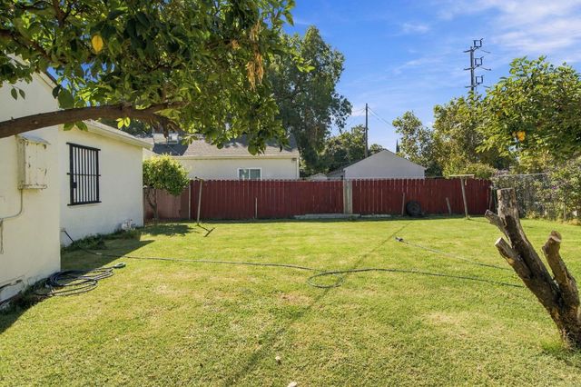1211 N Airport Way, Stockton, CA 95205