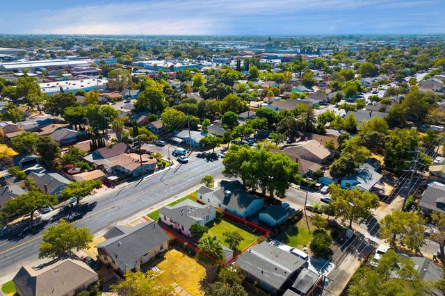 1211 N Airport Way, Stockton, CA 95205