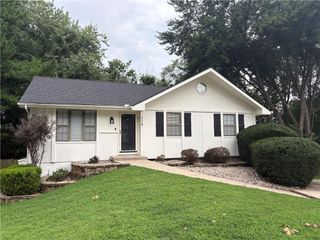 228 Richfield Court, Liberty, MO 64068