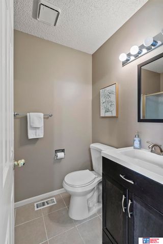 3006 Sequoia Drive, Lincoln, NE 68516
