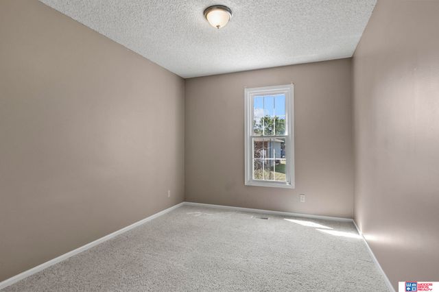 3006 Sequoia Drive, Lincoln, NE 68516