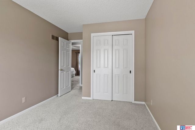 3006 Sequoia Drive, Lincoln, NE 68516