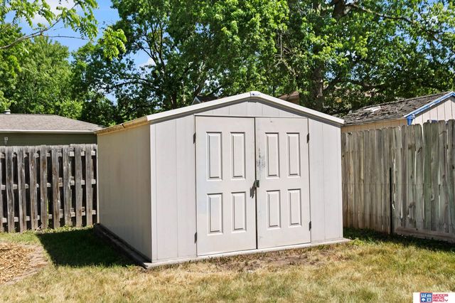 3006 Sequoia Drive, Lincoln, NE 68516