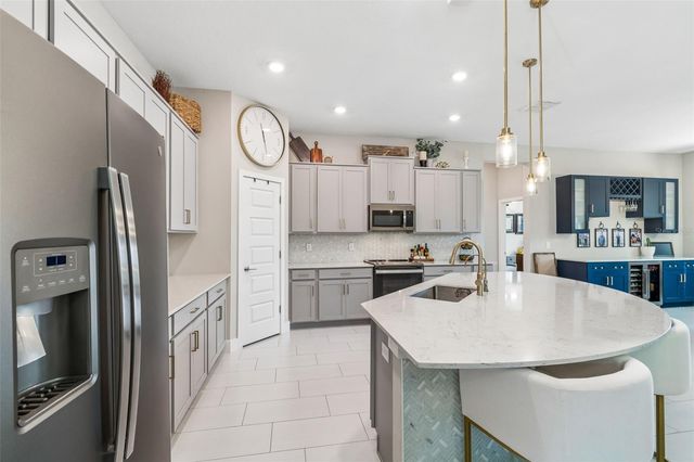 7414 S KISSIMMEE STREET, Tampa, FL 33616