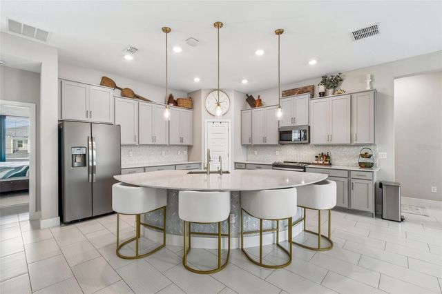 7414 S KISSIMMEE STREET, Tampa, FL 33616