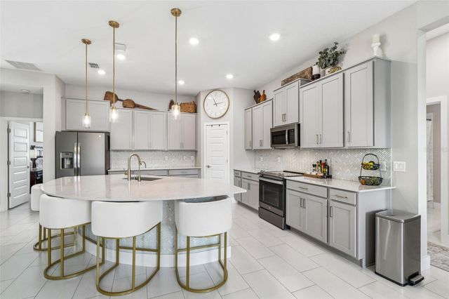 7414 S KISSIMMEE STREET, Tampa, FL 33616