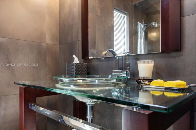 20251 W Oak Haven Circle, Miami, FL 33179