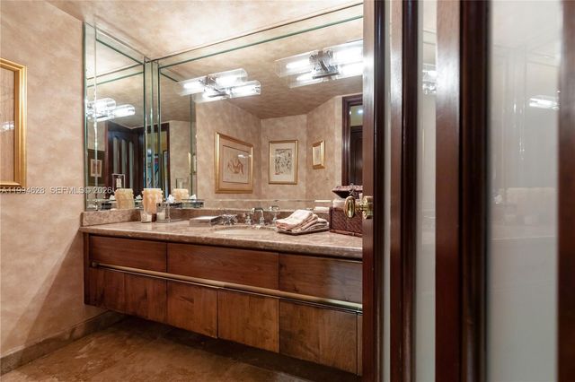 20251 W Oak Haven Circle, Miami, FL 33179