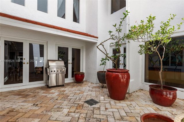 20251 W Oak Haven Circle, Miami, FL 33179